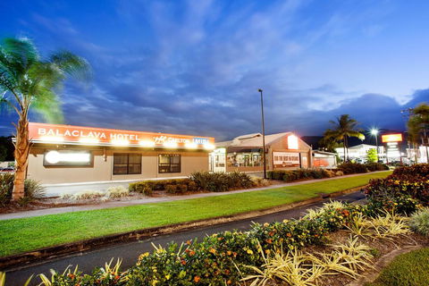 Nightcap At Balaclava Hotel - Accommodation Port Macquarie 2