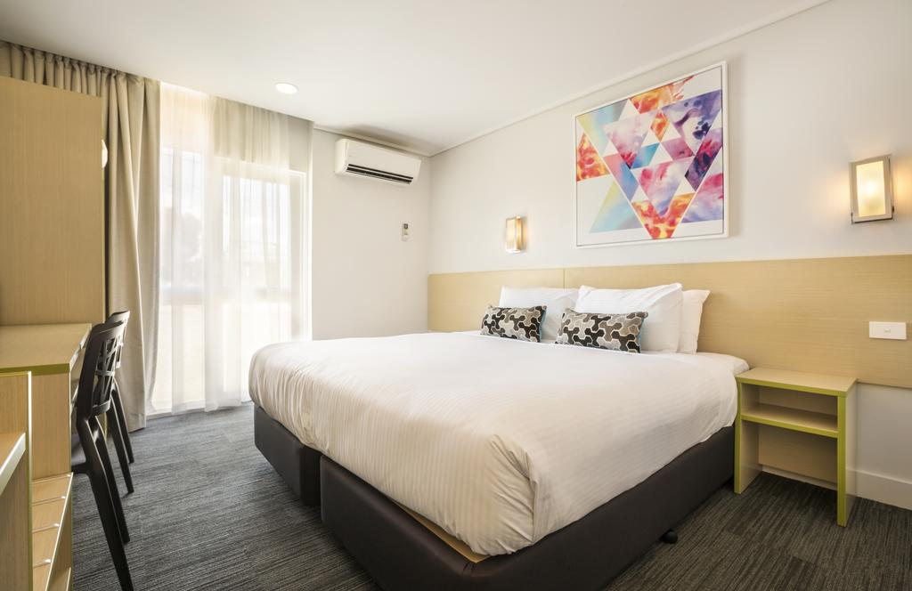 Coolaroo VIC Accommodation Port Macquarie