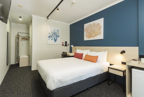 Nightcap At Edge Hill Tavern - Accommodation Port Macquarie 0
