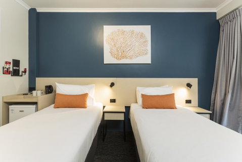 Nightcap At Edge Hill Tavern - Accommodation Port Macquarie 1