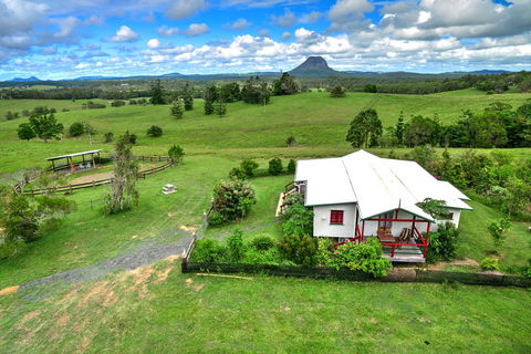 Noosa Avalon Farm Cottages - Accommodation Port Macquarie 1