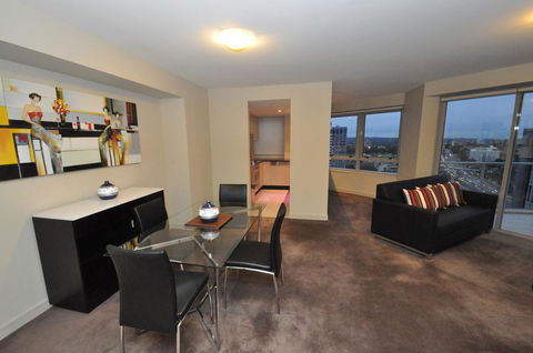 North Sydney Fully Self Contained Modern 2 Bed Apartment (2207BER) - Accommodation Port Macquarie 2