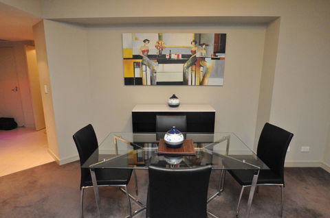 North Sydney Fully Self Contained Modern 2 Bed Apartment (2207BER) - Accommodation Port Macquarie 3