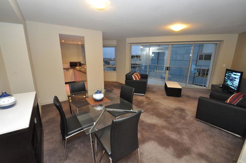 North Sydney Fully Self Contained Modern 2 Bed Apartment (2207BER) - Accommodation Port Macquarie 0