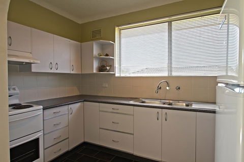 Oaks Apartment At Dee Why Beach - Accommodation Port Macquarie 3