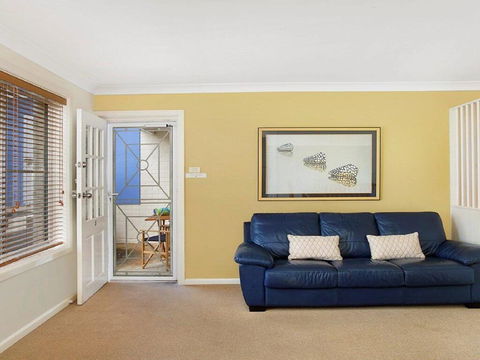 Ocean Blue Apartment Five - Ground Floor Apartment - Accommodation Port Macquarie 3