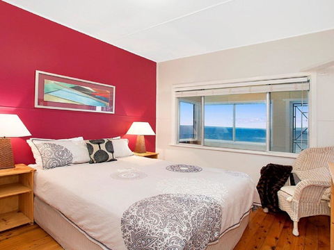Ocean Blue Apartment Two - Oceanfront Apartment - Accommodation Port Macquarie 2
