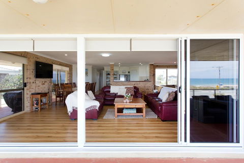 Ocean View Beach House - Accommodation Port Macquarie 2