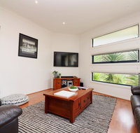 Ocean Whispers - Pets WiFi 300m Beach 3 Bdrm Linen - Accommodation Port Macquarie