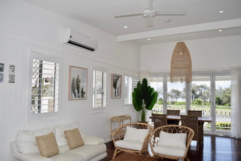 Oceanfront Beach House On Marine Parade - Accommodation Port Macquarie 1