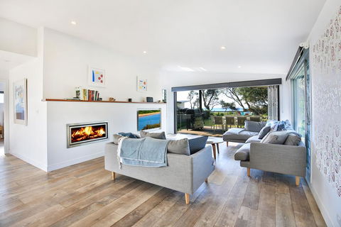Oceanside @ Culburra - Pet Friendly Absolute Beachfront - Accommodation Port Macquarie 2