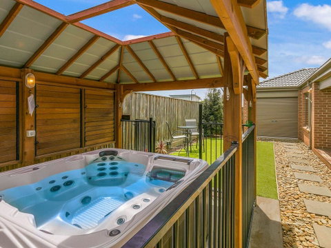Ohana On The Island - Accommodation Port Macquarie 0