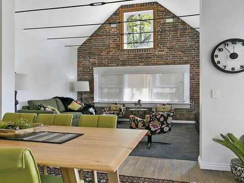 Old Bank Stables - 3 Night Weekends For Price Of 2 - Accommodation Port Macquarie 2