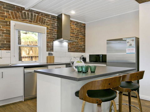Old Bank Stables - 3 Night Weekends For Price Of 2 - Accommodation Port Macquarie 1