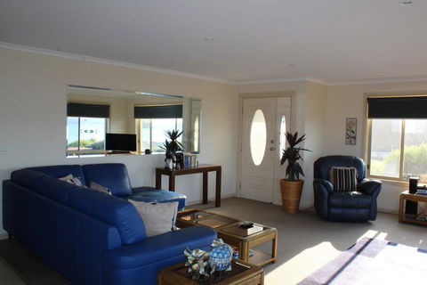 On Casey's - Accommodation Port Macquarie 0