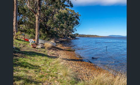 On The Huon River - Accommodation Port Macquarie 1