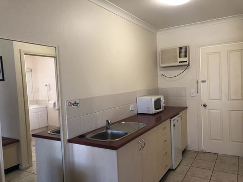 Outback Quarters- Motel Hay - Accommodation Port Macquarie 3
