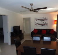 Palmgrove 2 - Rainbow Beach Pet Friendly Fully Fenced Air Conditioned Five Minutes To Beach - Accommodation Port Macquarie