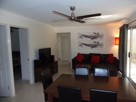 Palmgrove 2 - Rainbow Beach, Pet Friendly, Fully Fenced, Air Conditioned, Five Minutes To Beach - Accommodation Port Macquarie 0
