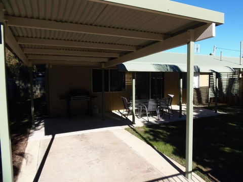 Palmgrove 2 - Rainbow Beach, Pet Friendly, Fully Fenced, Air Conditioned, Five Minutes To Beach - Accommodation Port Macquarie 3