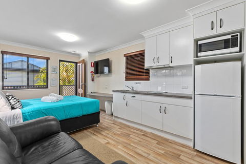 Palms Hervey Bay - Accommodation Port Macquarie 0