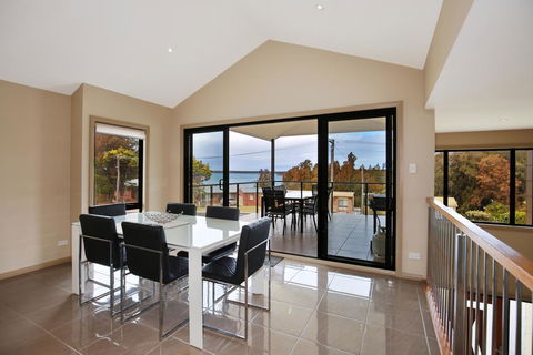 Panorama @ The Lake - Pet Friendly - 15 Mins To Hyams Beach - Accommodation Port Macquarie 1