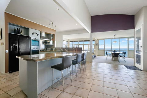 PANORAMA VIEWS - Spectacular Ocean Views - Accommodation Port Macquarie 2