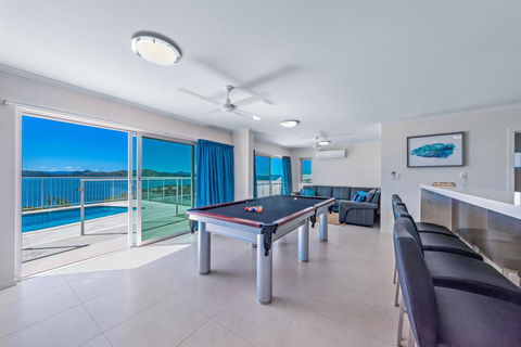 Panoramic Island Views - Shute Harbour - Accommodation Port Macquarie 2