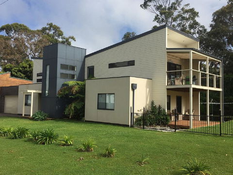 Paradise By The Bay - Accommodation Port Macquarie 0