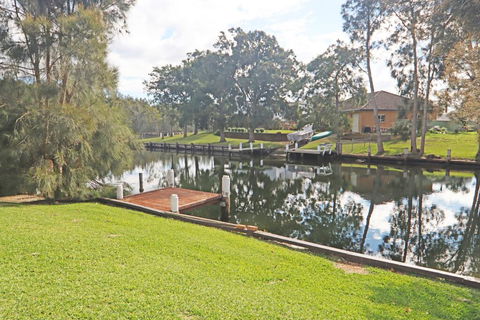 Paradise On The Water - Accommodation Port Macquarie 2