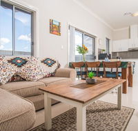 PEACEFUL 2Kingbed RootyHill Townhouse near Station - Accommodation Port Macquarie