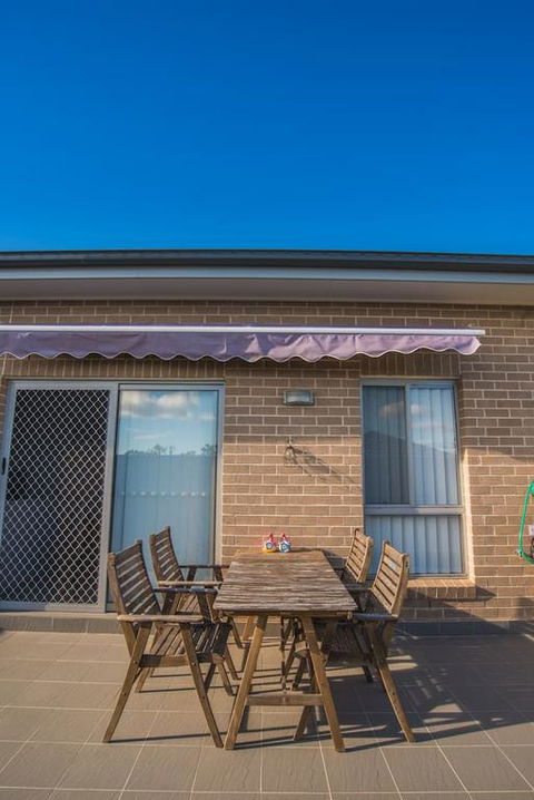 PEACEFUL 2Kingbed RootyHill Townhouse Near Station - Accommodation Port Macquarie 3