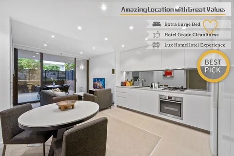 Peaceful, Water-side Retreat With Huge Courtyard. - Accommodation Port Macquarie 1