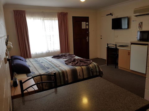 Peak Hill Golden Peak Budget Motel - Accommodation Port Macquarie 1