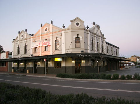 Peden's Hotel - Accommodation Port Macquarie 0