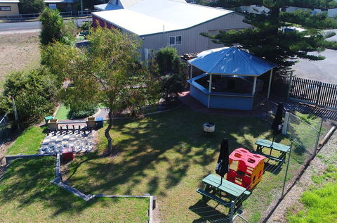 Pemberton Lodge - Accommodation Port Macquarie 1