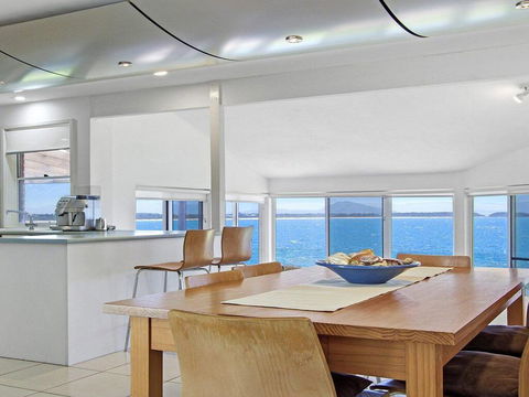 Penguin Head Retreat - Fabulous Views - Accommodation Port Macquarie 2