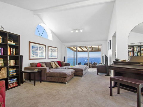 Penguin Head Retreat - Fabulous Views - Accommodation Port Macquarie 1