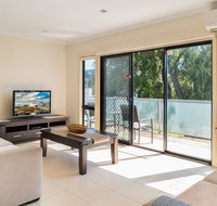 Penguins by the Beach - Accommodation Port Macquarie