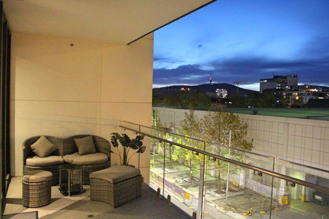 Perfectly Located Modern Apartment - Canberra CBD - Accommodation Port Macquarie 0