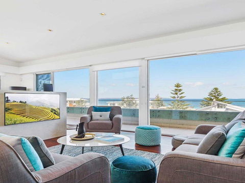 Perpendicular Penthouse - Modern Beachside Apartment - Accommodation Port Macquarie 0