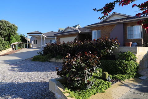 Perth Beachside Holiday House - Accommodation Port Macquarie 1