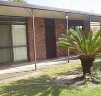 Pet friendly lowset home with room for a boat Wattle Ave Bongaree - Accommodation Port Macquarie