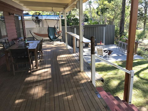 Pet Friendly Waterfront Holiday House On Peacefull Island With Bikes And Kayaks - Accommodation Port Macquarie 3