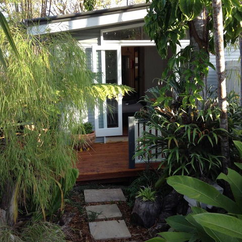 Petrie Garden Studio - Accommodation Port Macquarie 0