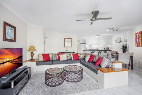Poolside Apt In Alamanda Beachfront Resort (52) - Accommodation Port Macquarie 3