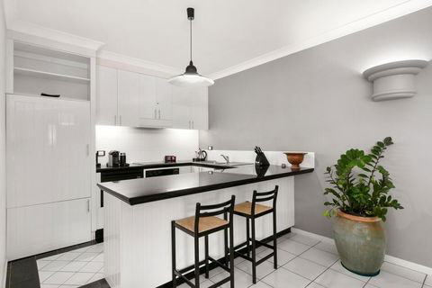 Poolside Apt. In Alamanda Beachfront Resort (55) - Accommodation Port Macquarie 3