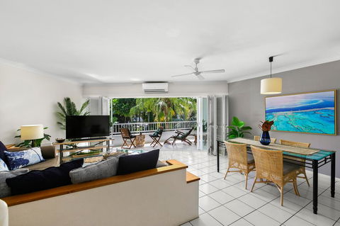 Poolside Apt. In Alamanda Beachfront Resort (56) - Accommodation Port Macquarie 2