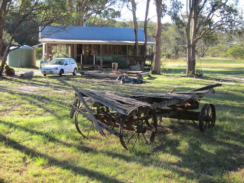 Possum's Hollow And Hooter's Hut - Accommodation Port Macquarie 1