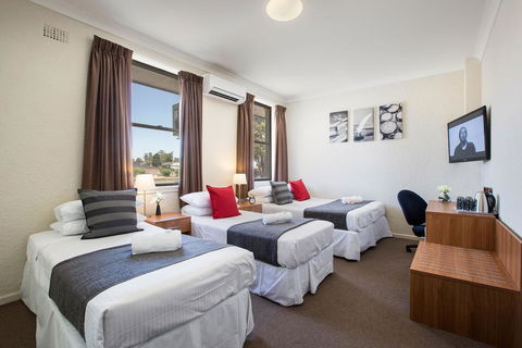 Pritchards Hotel - Accommodation Port Macquarie 2